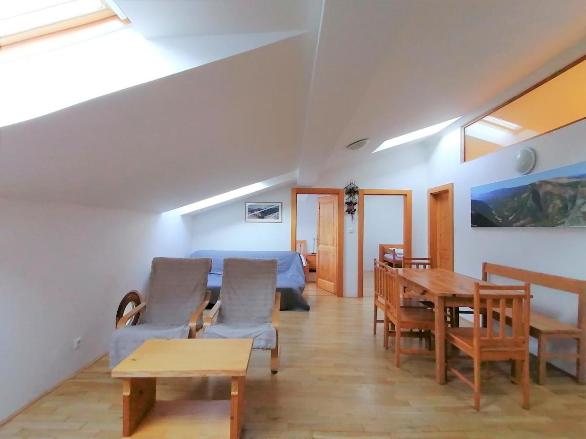 Pod Strechou Apartment Svoboda nad Upou Luaran gambar