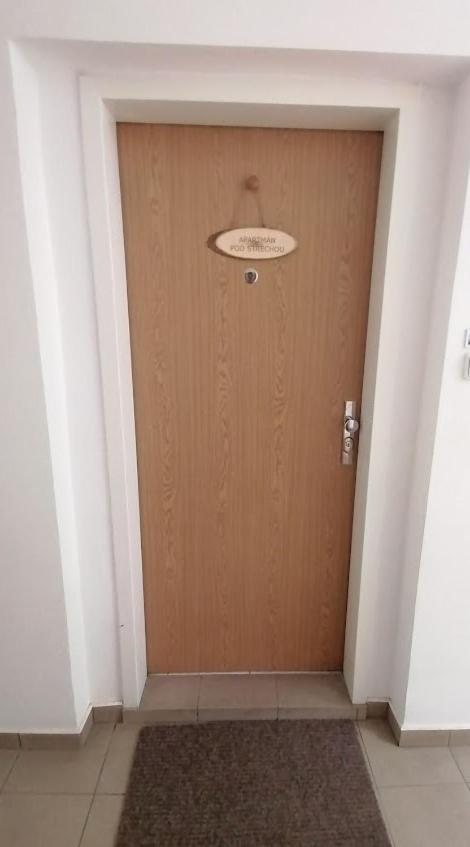 Pod Strechou Apartment Svoboda nad Upou Luaran gambar